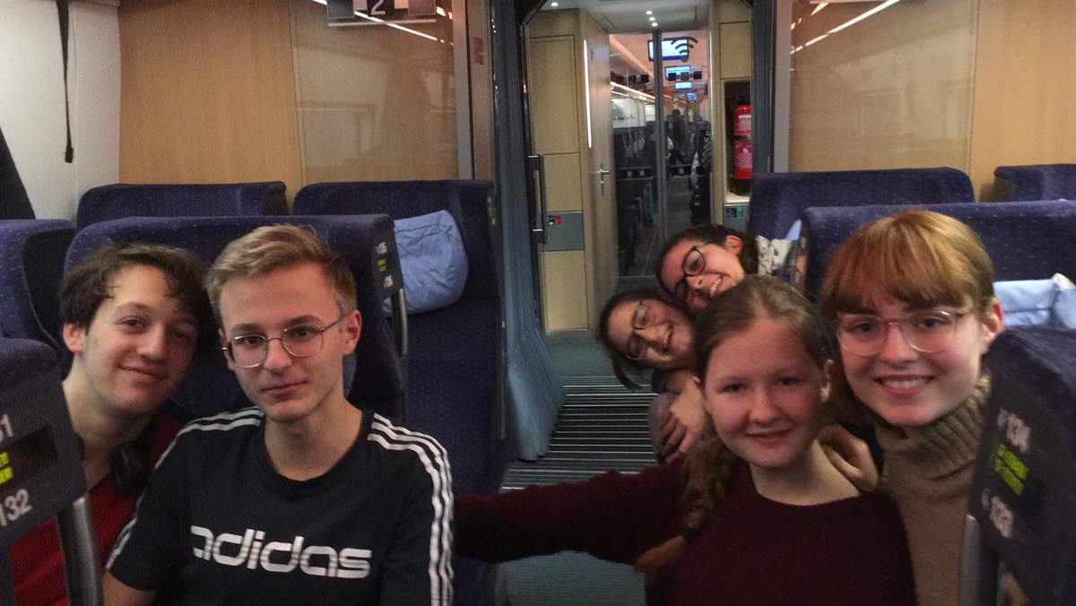 MusIntegrACCION's tweet photo. ¡Largo día de viaje! Los alumnos del Musikgymnasium Schloss Belvedere (#Weimar, Alemania) ya han llegado a #Lisboa para iniciar el tercer encuentro de alumnos del proyecto @EUErasmusPlus @MusIntegrACCION. ¡Les espera una semana de intensas actividades!
@sepiegob @Erasmus_Project https://t.co/rKgqGN93bA