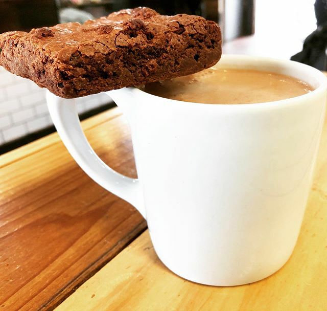 findingchocolat's tweet photo. My well balanced lunch. @ritualchocolate Belize origin hot chocolate with a GB brownie made with banana flour. Simply amazing!! •
•
•
#Beantobar #beantobarchocolate #chocolate #cacao #Belize #singleorigin #craftchocolate #gf #brownie #gfbrownie #lunc… https://t.co/FndN6PiLFs https://t.co/bf8Awj138A