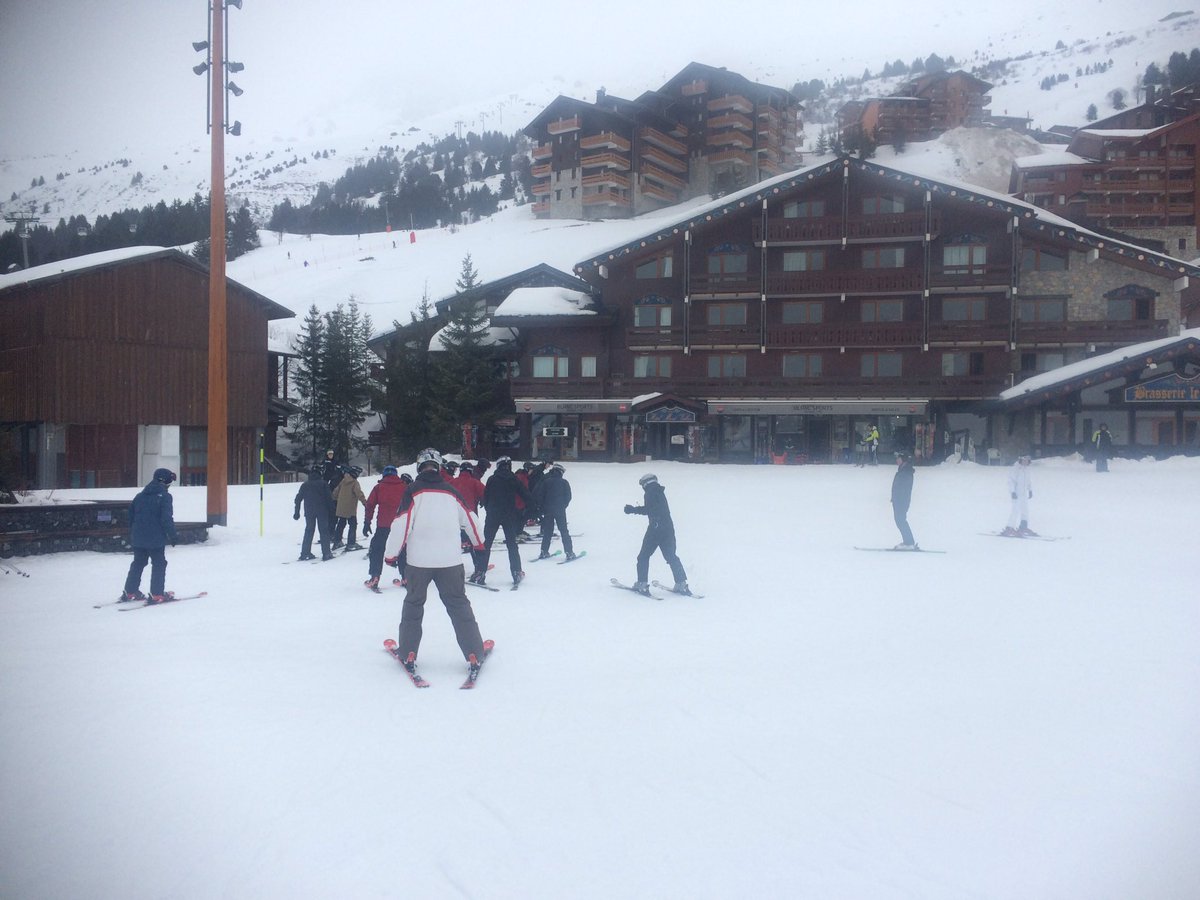 IanMcniven1's tweet photo. Day 1 with @ColdstreamGds and looking at coping strategies #mindsets and the #centraltheme with wet condition like #CairngormWeather #skiing today. With #sf1 @JSMTC_HQ @7SCOTS #Adventuretraining #opportunities #ArmyConfidence @BASIOfficial https://t.co/yEKf9X7xer