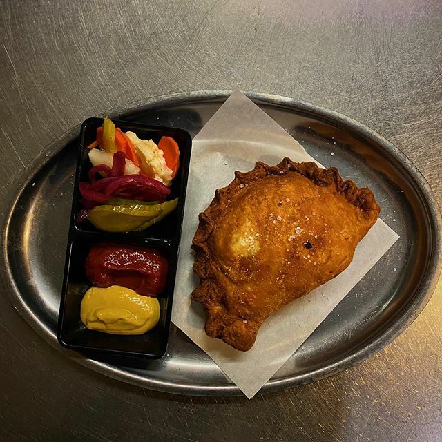 TheRichmondBar's tweet photo. New veg hand pie on the menu!
Brussel sprouts, potato, onions, and a smoked cheddar cheese sauce. 👏🏻👏🏻👏🏻
.
.
.
#richmondbar #pdxbar #portlandbar #sedivision #handpie #brusselsprouts #potato #onions #smokedchddarcheese #superbowlsunday #groundhogsday #hap… https://t.co/SePrtnukxM https://t.co/WgMm8clnV9