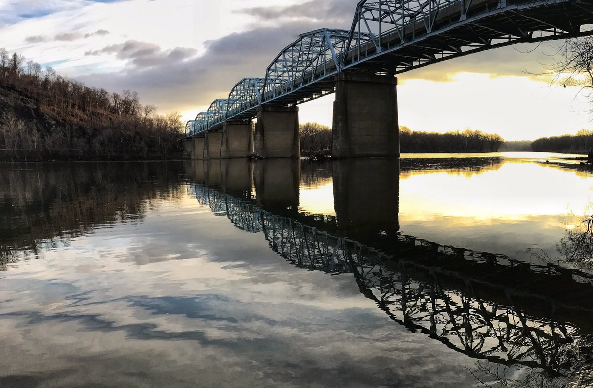 This morning’s adventure was to head out to Point of Rocks, Maryland, to plan for some upcoming photography work and kayaking. Not a single plastic bottle or piece of trash on the shoreline!
#potomacriver #pointofrocks