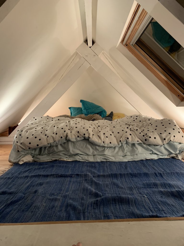 ChadiaVh's tweet photo. WE DID IT 😍 #ownapartment https://t.co/ugiD9Rsa0Y