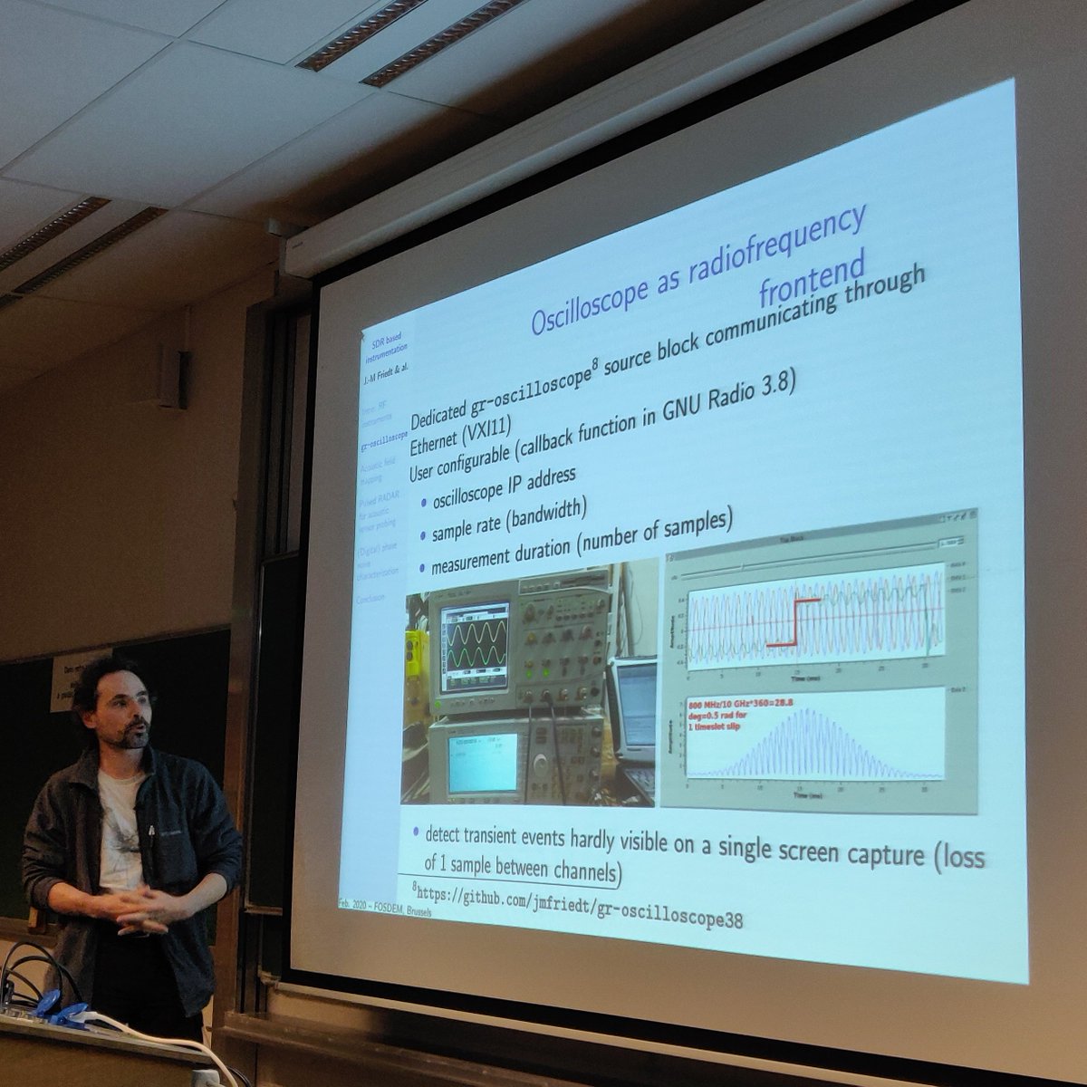 derekkozel's tweet image. Wow. Jean-Michel Friedt just showed a VX11 block reading bursts of samples from a 10 GS/s oscilloscope!

Yes please, thank you very much.