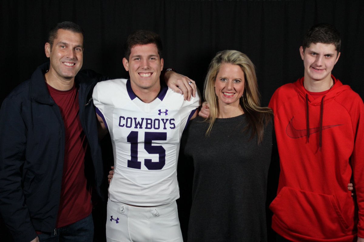 austinahmad15's tweet photo. After a great visit I’m blessed to say I have received an offer from Hardin-Simmons University https://t.co/qDRqR9yFNK