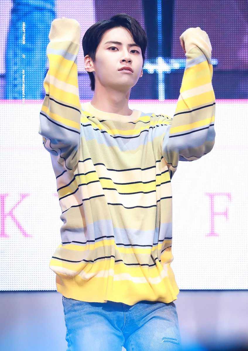 heartthrob68's tweet photo. 190825 유ㄱㅏ릿,,, #이진혁 #LEEJINHYUK https://t.co/9HfC72VXXO