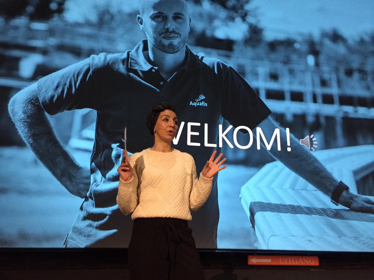 JanGoossens11's tweet photo. 'Ik wil ooit wel eens iets in communicatie doen' vertelde Fatima. Twee weken later praatte ons administratief medewerkster 'grondbeheer' voor een 1000-tal collega's 'kick-off 2020 @AquafinNV ' aan elkaar...
#inclusiveHR #unlockhumanpotential #werkenaanzuiverwater https://t.co/XHI46OG0n7