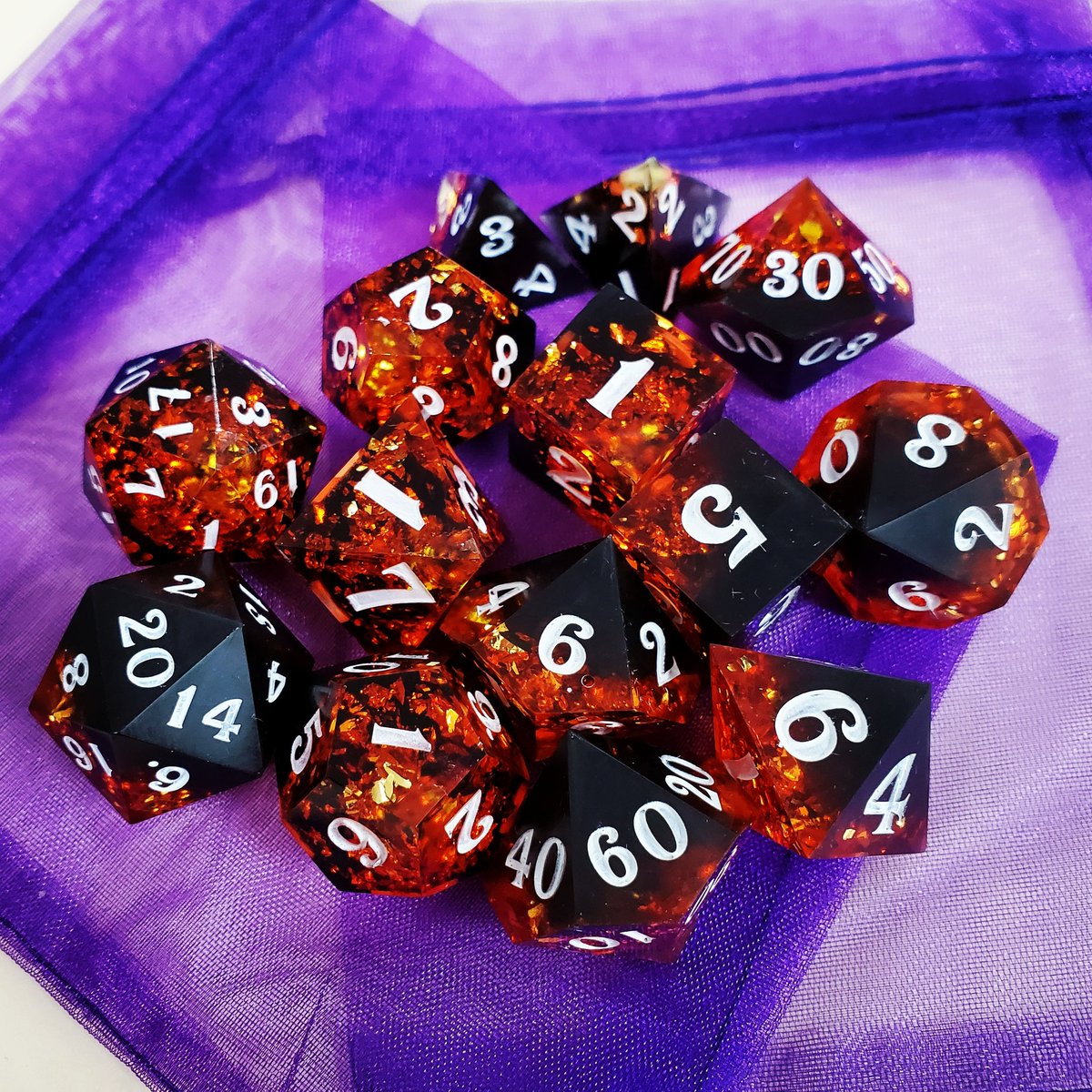 Hey all! The second Descent set preorder will be going live this April! You can get updates here and on my insta: instagram.com/dicey_encounte…
🔥🔥🔥
#diceporn #handmadedice #dicemaker #dice #diceporn #resincraft #dnd #dndbeyond #criticalrole #dndcommunity #ttrpg #diceyencounters