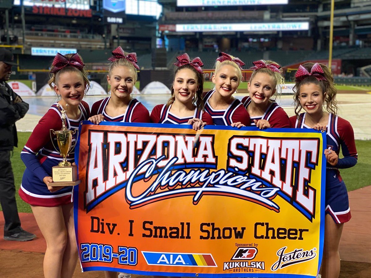 Look at these seniors who are waking up State champs!! What a great birthday for <a href="/AshdynMarr/">ashdyn marr</a> ♥️🐾🏆 (<a href="/marnieolson_/">marnie</a> <a href="/laceyfleur_/">lace🤍</a> <a href="/joleighjacklyn_/">jo sto</a> emma&amp;adri!)