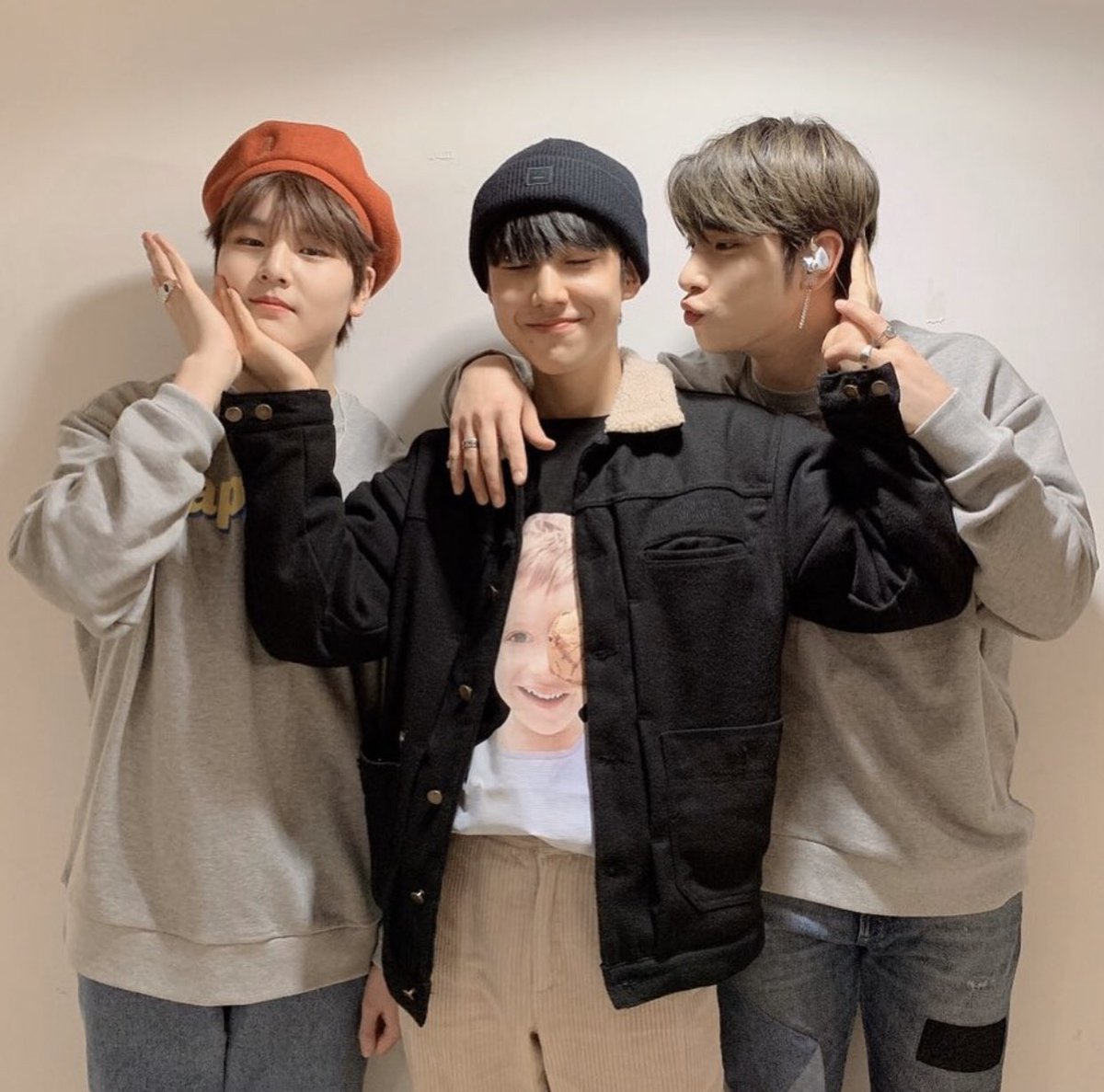 200202 - One Its’ 1st Win 🌟 

#어딘가에_홀린듯이_플래시스밍
#Take_FLASH_higher
<a href="/x1official101/">X1</a>