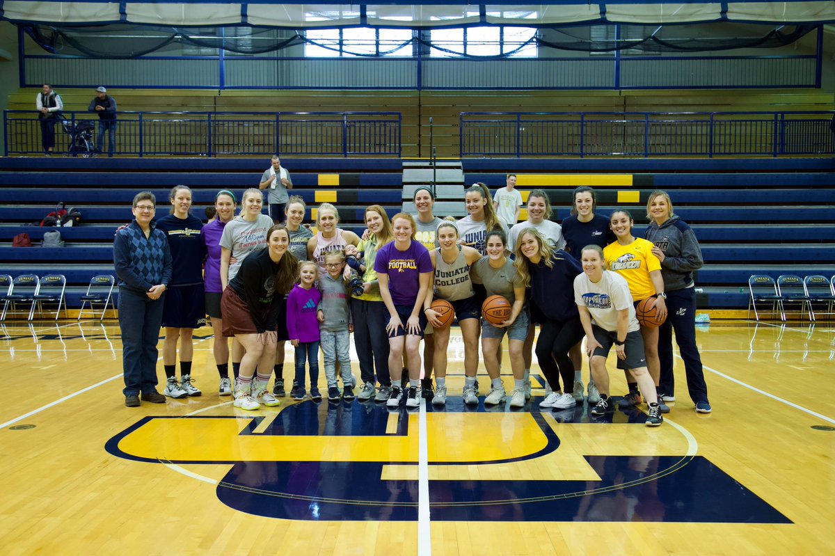 JuniataWBB's tweet photo. Great to have the JCWB fam back together for the alumni game! #ProudToBe https://t.co/ebTkFvMZKE