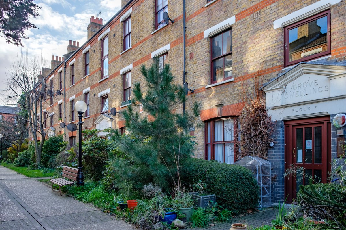 19) Just around the corner is 1898 Victorian housing called Grove Dwellings. The buildings are simple, but they're brought to life by a splendid garden, vibrant even in February! I can't speak for the inside, but wouldn't it be nice to see this in the McGrath Rd courtyard?