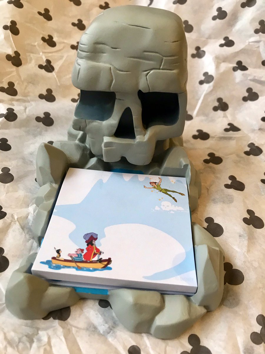 AndyHygate's tweet image. Bargain of the day #SkullRock pad @DisneyStoreGBR for £1! Like a tiny bit of @DisneylandParis at home☠️