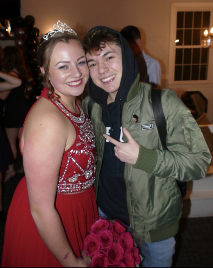okoklaur's tweet photo. I’m here to wish one of my favorite people a happy birthday! Miss you always @itsSamCollins ❣️ https://t.co/F9hyXf5GNq