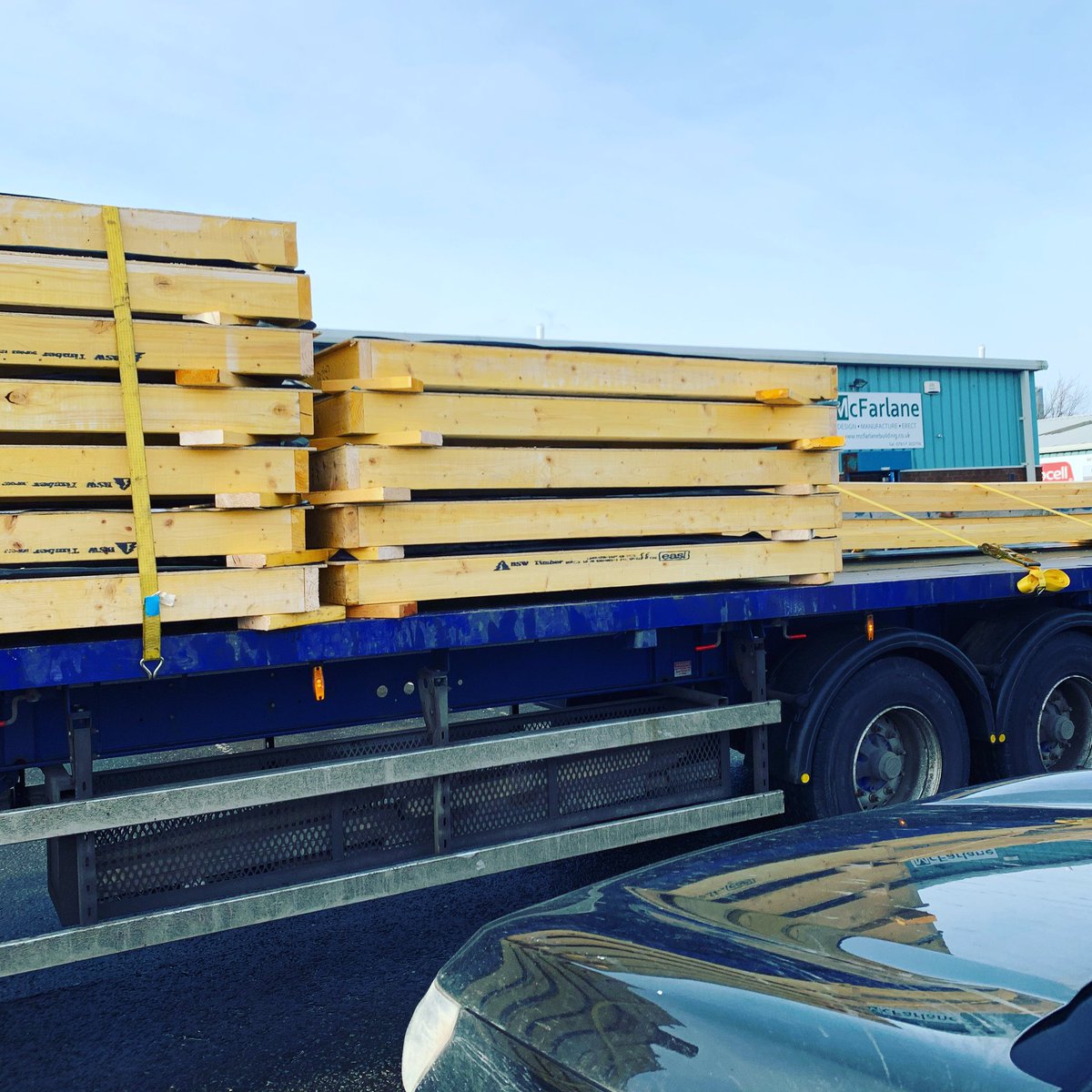 McFbuilding's tweet photo. Timber frame kit designed and manufactured in kirkcaldy then delivered to clydebank for erection 🏠🔨                                                email drawings for pricing to info@mcfarlanebuilding.co.uk                 #timberframe #selfbuild  #timberkit https://t.co/GiqJBUjqZx