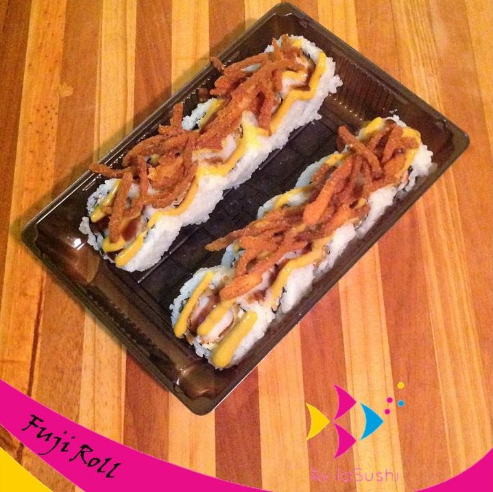AvilaSushi's tweet photo. #FujiRoll Langostinos tempurizados 🍤 cebollín, queso crema, pasta dinamita bañado en salsa Fuji con topping de cangrejo crispy. Contáctanos vía Whatsapp 📲 #LomasdelAvila #TerrazasdelAvila #PaloVerde #Caracas https://t.co/g6EcIqEb3R