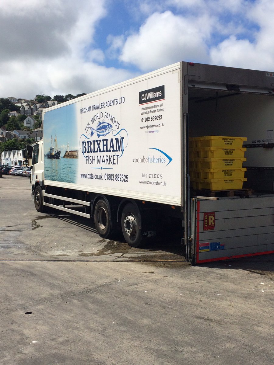 NewlynFishing's tweet photo. Keeping up with the #EverIncreasing demand Nationwide for #SustainablyHarvested #CornishHAKE Skipper Sid ‘KarenOfLadram’ lands the @MSCintheUK QualityFish at #NewlynMkt 4 Direct #CornishExport to @Brixhamfishmkt @simonpw3 #CrossingTamar #EatMoreFish https://t.co/WYMwl2HMSX