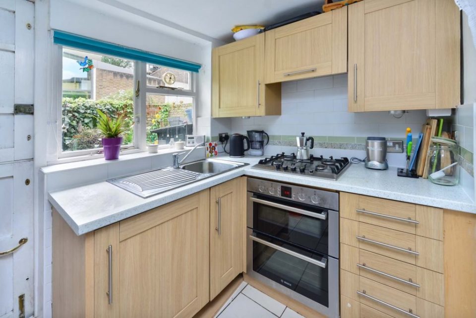 HotblackLondon's tweet image. For Rent: Inverness Street, NW1 7HB | £410 pw

Arranged over the raised ground floor of a fine #periodproperty set midway along a short terrace running between #GloucesterCrescent and #ArlingtonRoad

See more details &amp;gt;&amp;gt; hotblackdesiato.co.uk/property/inver…

#forrent #InvernessStreet