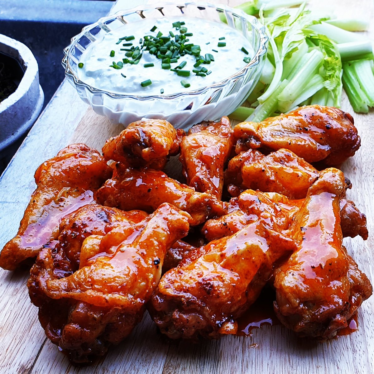 kokkiescooking's tweet photo. Baked Buffalo Wings with Blue Cheese Dip #recipe on https://t.co/4jNR6yoC5z #food #foodporn #foodpics #foodie #yum #cook #cooking #homecook #homemade #homecooking #comfortfood #americanfood #buffalowings #bluecheesedip #chickenwings #buffalochicken #superbowl #superbowl2020 https://t.co/ZnqETQXL4F