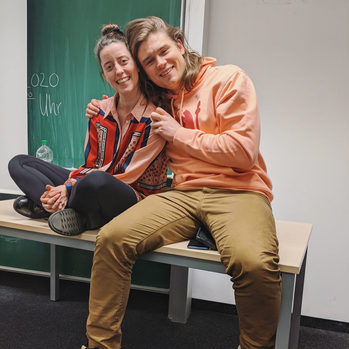 Medis_united's tweet photo. ** UniOrga-Treffen in Hamburg **
Viermal im Jahr treffen sich eure Dudes und Dudettes aus der Uniorga und diskutieren über Sport, Bühnen, Nachhaltigkeit und mehr – eben darum, wie man unsere Sommer-Oase jedes Jahr ein kleines bisschen besser machen kann.
#NUROrga #NURLiebe #MMXX https://t.co/sWWP246hFE