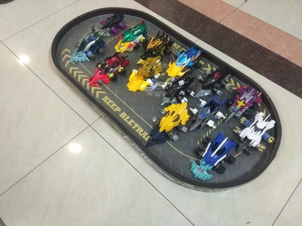 GearfighterGFB's tweet photo. Gathering hari ini rame dong he..he..
#クラッシュギア #Crushgear #wanipeurih #bandungjuara #salambeletrak https://t.co/qSqQ2F12Vo