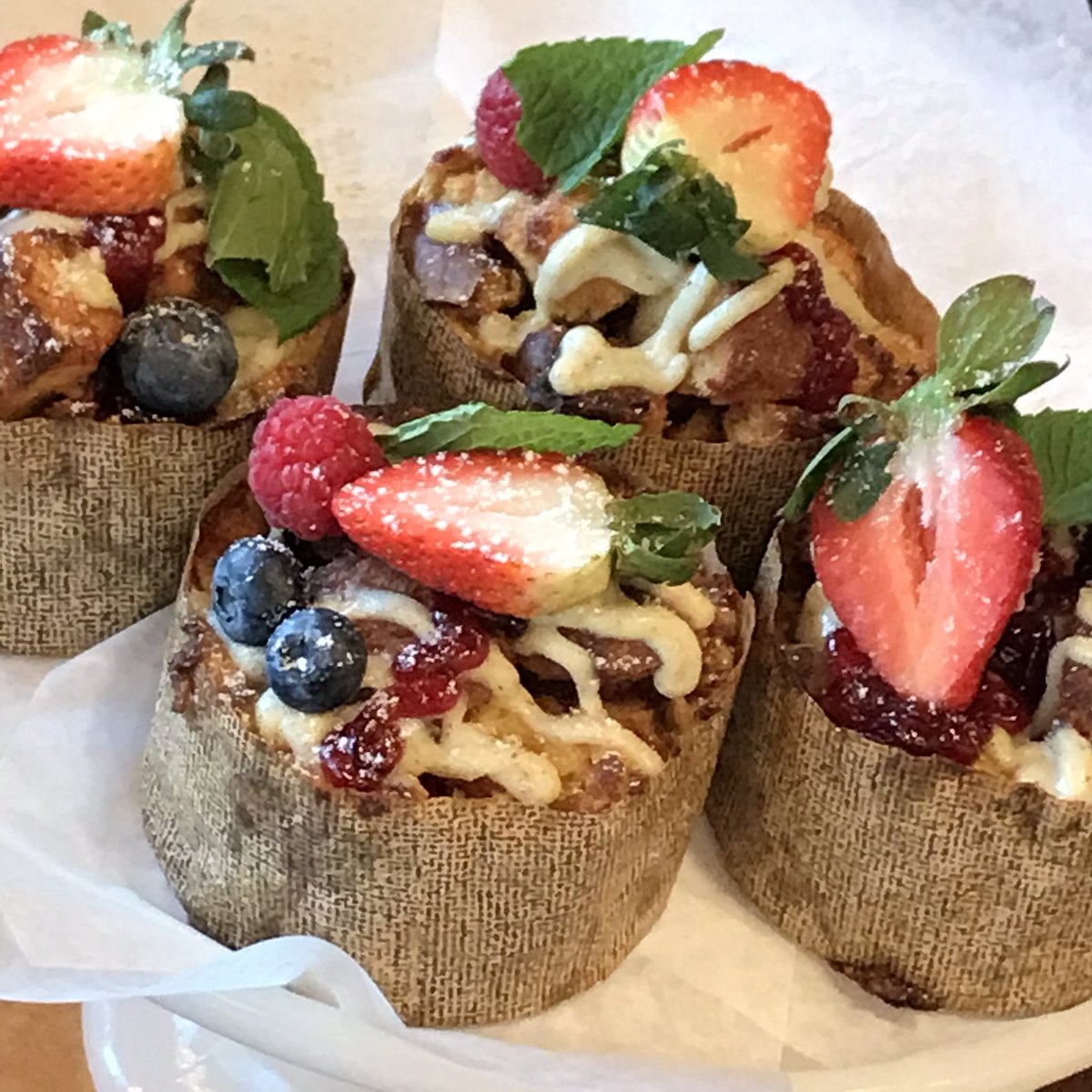 klbdesigns's tweet photo. First visit to @tacomabakingco 
It all looks so good! Went for fresh bagels and all the pastries were so tempting. 😛 https://t.co/qTsjYP3gQO