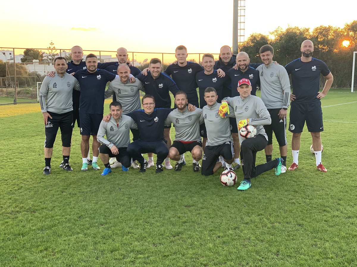 RFSDaily's tweet photo. Cits futbols! Šodien sparingmačā Kiprā tikāmies ar @fkliepaja kluba personāla jeb staff komandu. Paldies #fkliepaja staff komandai par kārtīgu futbola spēli. Būs jāatkārto! 😏
#fkrfs #rigaskomanda #staffvsstaff https://t.co/VcVtgOoAnD