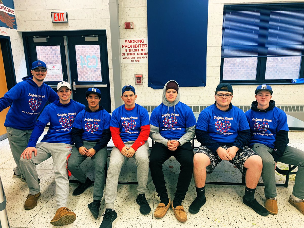 WTHSMinutemen's tweet photo. Minutemen Football making a difference in the community today! Super Bowl Hoagie Sale always brings out the best in the community! 6AM shift put together close to a 1,000 Hoagies. 9AM shift is out selling them! #twppride https://t.co/xiH3pV9v8p