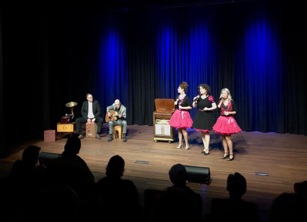 Gisteravond <a href="/de_stoomfabriek/">de Stoomfabriek</a> ‘Highway to hell’ met muzikanten ;-) Gemist? Volgend seizoen, nieuwe kans! Bedankt @arjovandenberg voor geweldige licht/geluid 🔝💃🏽💃🏽💃🏽