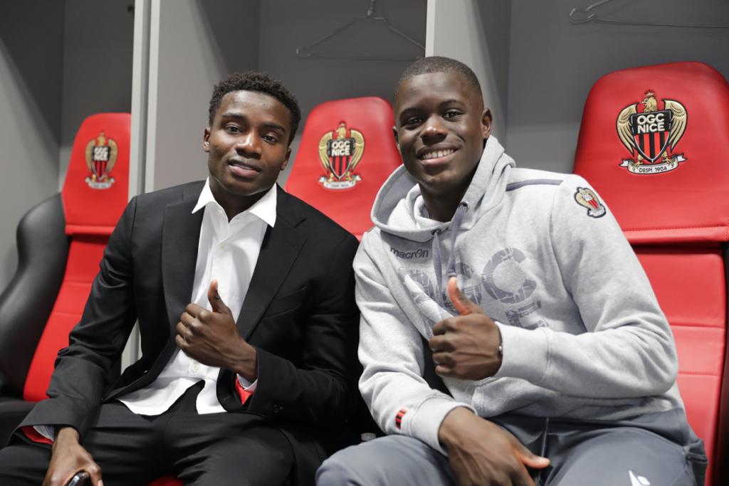👍 <a href="/Moussa_WagueOff/">Moussa Wague</a> &amp; Malang Sarr ont le sourire après #OGCNOL 🔴⚫