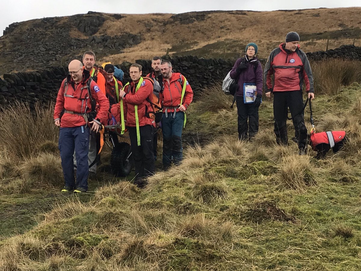 glossopmrt's tweet photo. Rescue Callout  13.00 Crowden Area

The team was called out today for a 65 year old male from Nottingham.The male casualty sustained a knee injury whilst descending a section of the Pennine way near Highstones to Crowden. https://t.co/y85e8lEXeh