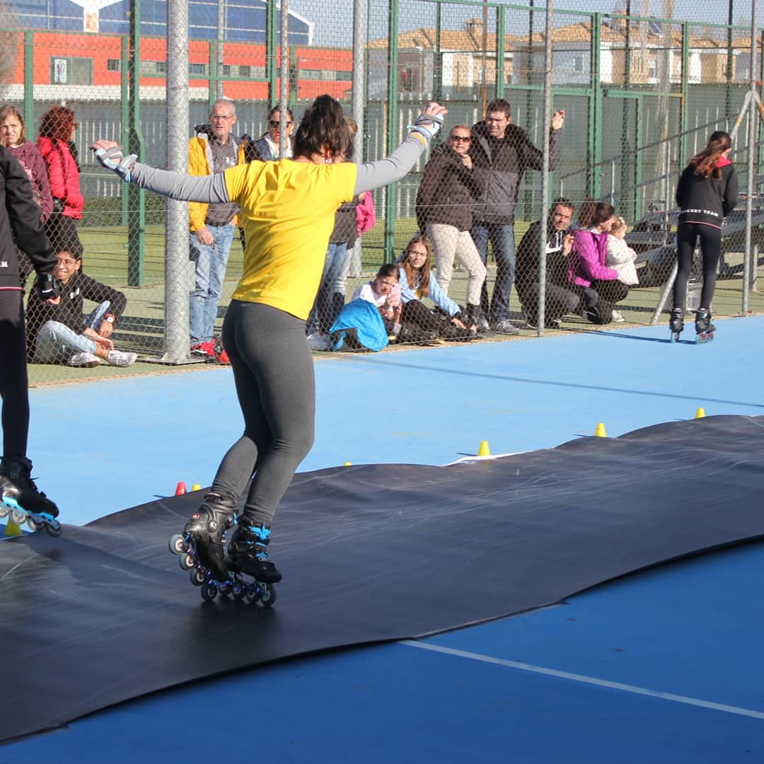 ClubCrazyLegs's tweet photo. Hoy ha sido turno de Derrapes y Salto en la 2° Etapa de Copa Andaluza de #InlineFreeestyle, donde Nerea ha vuelto a demostrar que le está pillando el punto a los derrapes 💪💪 Grandísima actuación y 7° puesto en Senior mixto 👏
@fapfreestyle #patinaje @PDMBenalmadena https://t.co/f7vXU7QgcB