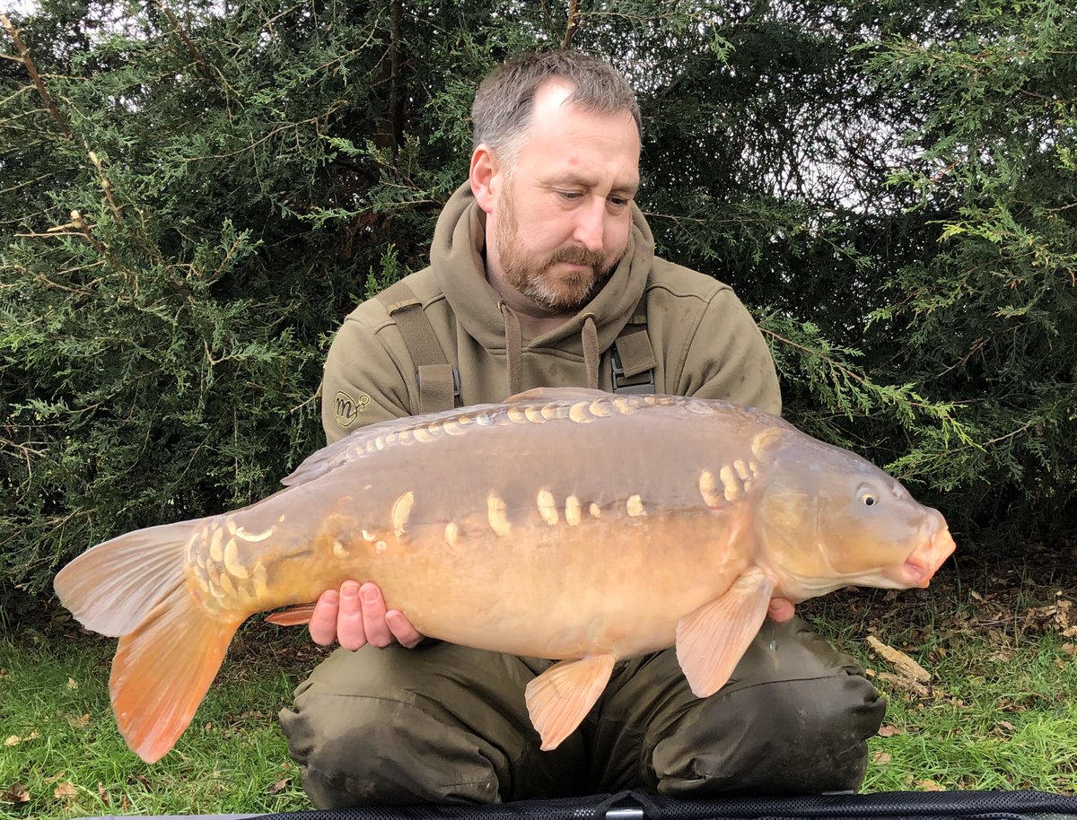 simonpearson8's tweet photo. Finally off the mark for 2020, four fish landed during a day session at Earls View, Shrewsbury. All caught on essential Cell pop-ups with a scattering of 10mm essential steeped in the new fruity smart liquid @MainlineBaits #earlsview #smartliquid #essentialcell https://t.co/qYjqSYfzEP