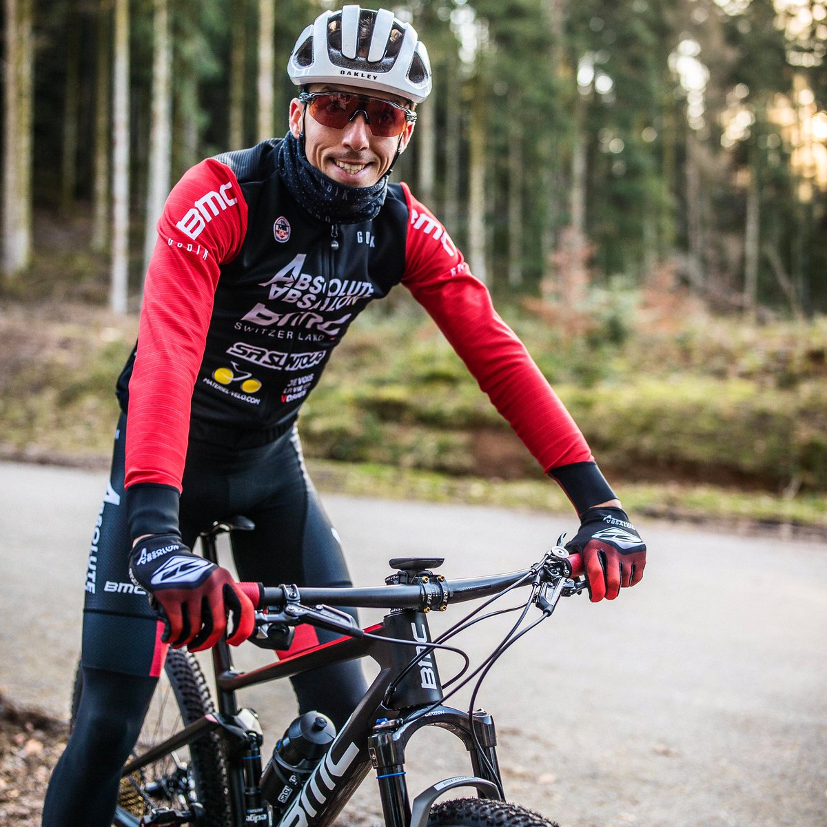 jordansarrou's tweet photo. Encore quelques jours avant de retrouver le soleil et la chaleur de l’été ☀️
-
Almost time to getting back into the heat and summer ☀️
-
📸 : @3solagence / @polphe
-
#absoluteabsalon #ride_bmc #srsuntour #materielvelo #oneobsession #teamoakley #gobik #mtblife
@FFCyclisme https://t.co/hTm9l1J2QS