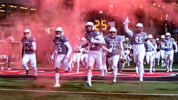 Eastonjones7's tweet photo. I’m beyond blessed and excited to announce that I have committed to play Division 1 football and further my academics at Southern Utah University!!! I would like to thank my parents, coaches, friends, and everyone else that has helped me through this process. Go T-Birds https://t.co/yYQL0aGxNz