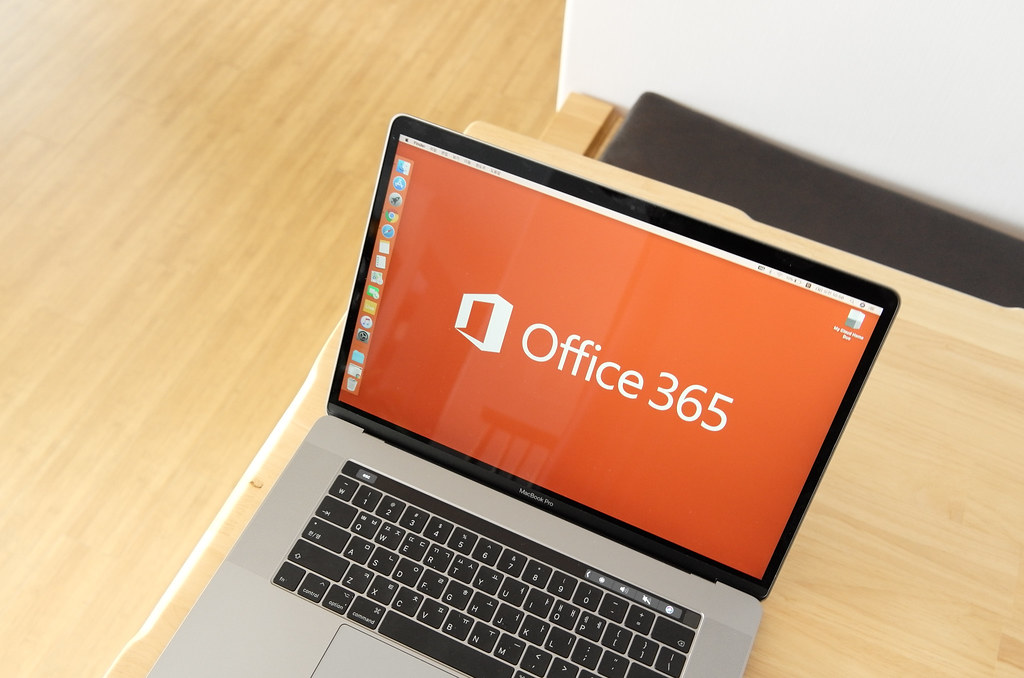 CharityDigiOrg's tweet photo. How Easthall Residents Association transitioned to Microsoft 
@Office365

Find out how to work more efficiently after transitioning from the traditional desktop-based Microsoft Office to a cloud-based subscription service. 

https://t.co/yX1tV83gA9

#DigitalTransformation https://t.co/NdTtqY2hKD