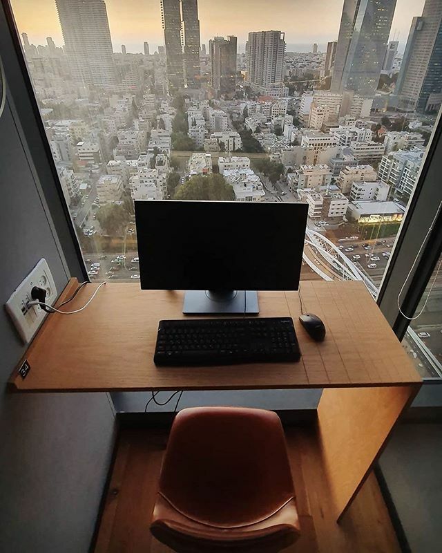 clique_cc's tweet image. 📸 @codingmode:⠀
...⠀
"Best hour of the day at work, time for espresso and couple more hours working before heading home⠀
What you thought about the view?⠀
⠀
@codingmode ⠀
#programming #codingmode #sunset #desksetup #deskview #desk #frontend #brea… ift.tt/31igYip