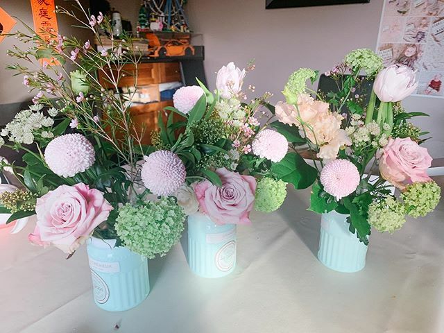 michelle_au's tweet photo. Beautiful flowers from @celsiafloral. Arranged by @noif_ki. Vases repurposed from @laglaceicecream .
.
.
#flowers #flower #flowershop #bouquet #vancouver #vancity #icecream #stems #roses #tulips https://t.co/bTytetv1HD