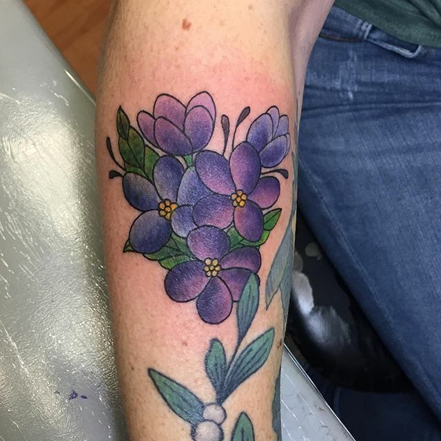 Azarja van der Veen on X: "African violets for @getrealgal #flowers #violets #floral #tattoo #tattoos #tattooer #flower https://t.co/HzmQLWNTGB https://t.co/R2A8atjPT2" / X