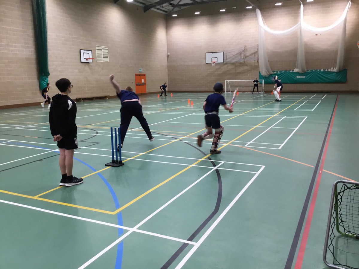 PembsJnrCricket's tweet photo. Bowling, fielding and adapted game - #composure #headposition #strongbase for the U14s #shotslection and #rewardsfortheshotselection #sweat
Bodes well for the 2020 season ahead #allwithsmiles and an umpire volunteering his time to ‘tune up’ for the season #all41&14all https://t.co/dyddsPlWOx