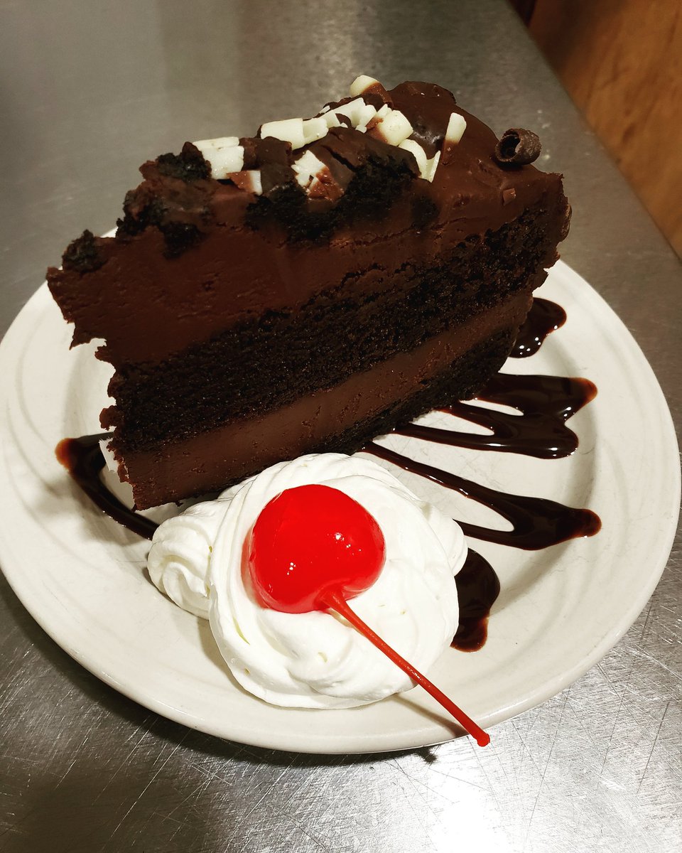 eatbhop's tweet photo. Keep us in mind with Valentines Day right around the corner! Come in and have some amazing food along with some tasty dessert and plenty to choose from! :) **credit goes to Michelle-BHOP server** https://t.co/YMz0Ru9fMc
