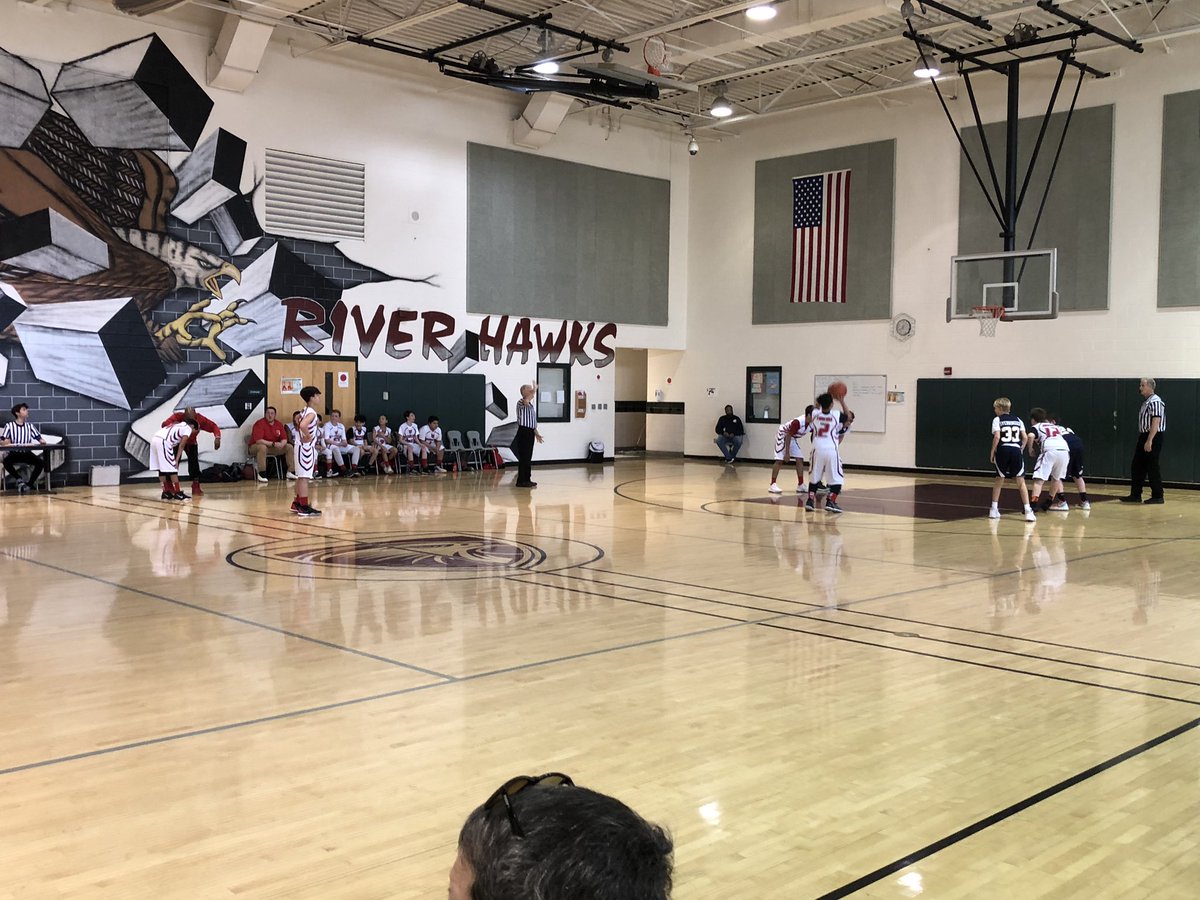 themisslarosa's tweet photo. Sunday with Snook cheering on the 7th Grade boys team! #pioneerpride #gosterling https://t.co/msl0QnRsRa