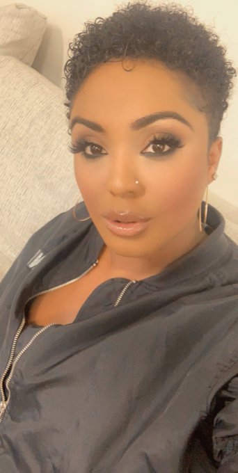 Short hair like Nia Long 😏 #Selfie 🥰 https://t.co/MfHxT8yxD2<a href="/tag/selfie"class="tags">#Selfie</a>