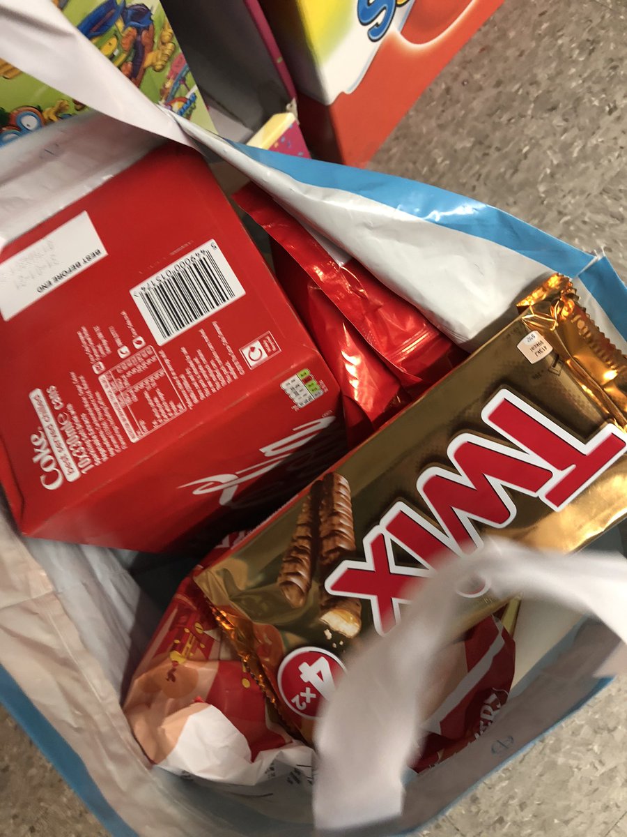 This has left me utterly shocked. Too close to home but you have to keep calm and carry on and grab a bag of snacks from the shop and feed the PC’s on the scene guard. Stay safe guys. 👮🏻‍♀️ #Streatham