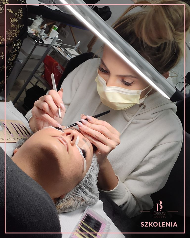 FranceLashes's tweet photo. Bonne soirée avec Beauty Lashes !
#BeautyLashes #VolumeRusse #ExtensionsCils #Cils #BeautyLashesFrance #Lashes #lashesextension #beauty #lashesoftheday #lashesofinstagram #extensiondecils #cils #cilsacils #extensioncils #extensionscilsacils #extensioncilsacils https://t.co/8mPfLEGora