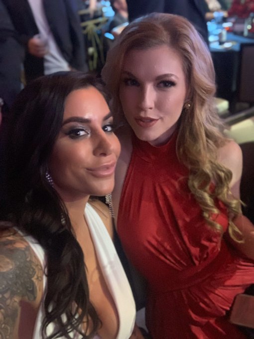 Dear porn world: I would like to make filthy lesbian love to @EllaNovaXXX 🤗 https://t.co/o8jeFKd1wJ<a href="/tag/mvsales"class="tags"><span>#mvsales</span></a>