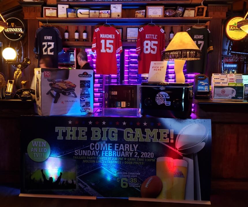 RiversReach's tweet photo. Our tailgate party starts at 2:30 pm—come early! 

We've got lots of prizes including a BBQ, 50" 4K HD TV plus jerseys, hoodies and more! The Molson girls will be here giving away free samples and true pints (20oz) of Molson Canadian and Coors Light are on for $6.35! #superbowl https://t.co/B9lABLqf1e