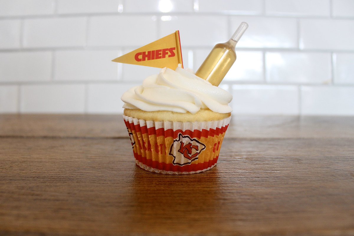 417cakebake's tweet photo. Let’s go #CHEIFS !!!!#SuperBowlLIV #CheifsKingdom #417 #417Bakery https://t.co/KAICAg3uc1