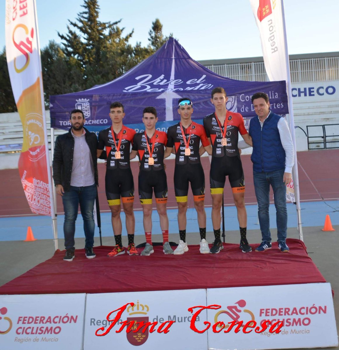Balance de nuestros chicos en #CampMurciaPista:

#EliteSub23

🚴🏼‍♂️ <a href="/jmgarcia_so/">——JM——</a>
🥇 Puntuación
🥇 Persecución

🚴🏼‍♂️ <a href="/jonathantoro01/">Jonathan Toro</a>
🥇 Scratch
🥉 Persecución

🚴🏼‍♂️ <a href="/CristianToro_99/">CristianToroSantiago</a>
🥈 Puntuación
🥈 Scratch

#Junior

🚴🏼‍♂️ <a href="/PedroIzquierdoC/">Pedro Izquierdo Conesa</a>
🥈 Puntuación
🥈 Scratch

🚴🏼‍♂️🚴🏼‍♂️🚴🏼‍♂️🚴🏼‍♂️
🥉 Pers. Equipos