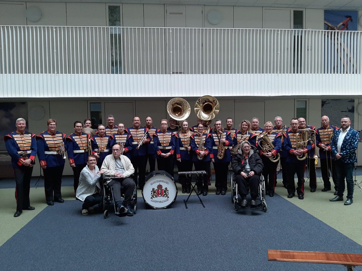 Vandaag hebben wij een aubade gebracht aan onze oud-voorzitter Cor Beems en zijn vrouw Astrid, die zich jarenlang hebben ingezet voor onze vereniging.<a href="/AmsterdamNL/">Gemeente Amsterdam</a> <a href="/noord_amsterdam/">Amsterdam Noord</a>