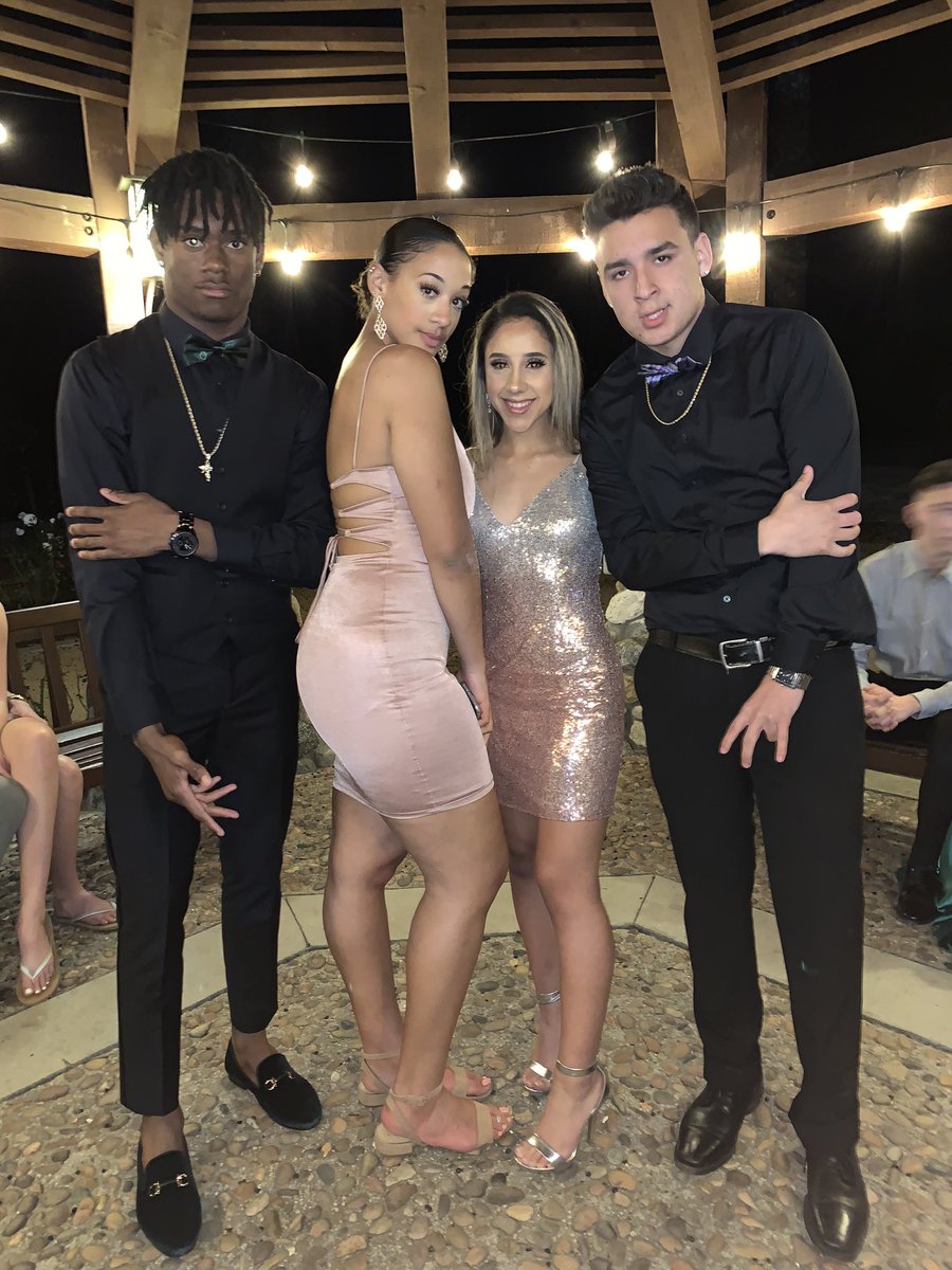russell1_lantz's tweet photo. Winter Formal type🖤⛈ https://t.co/hx85WG8e7N